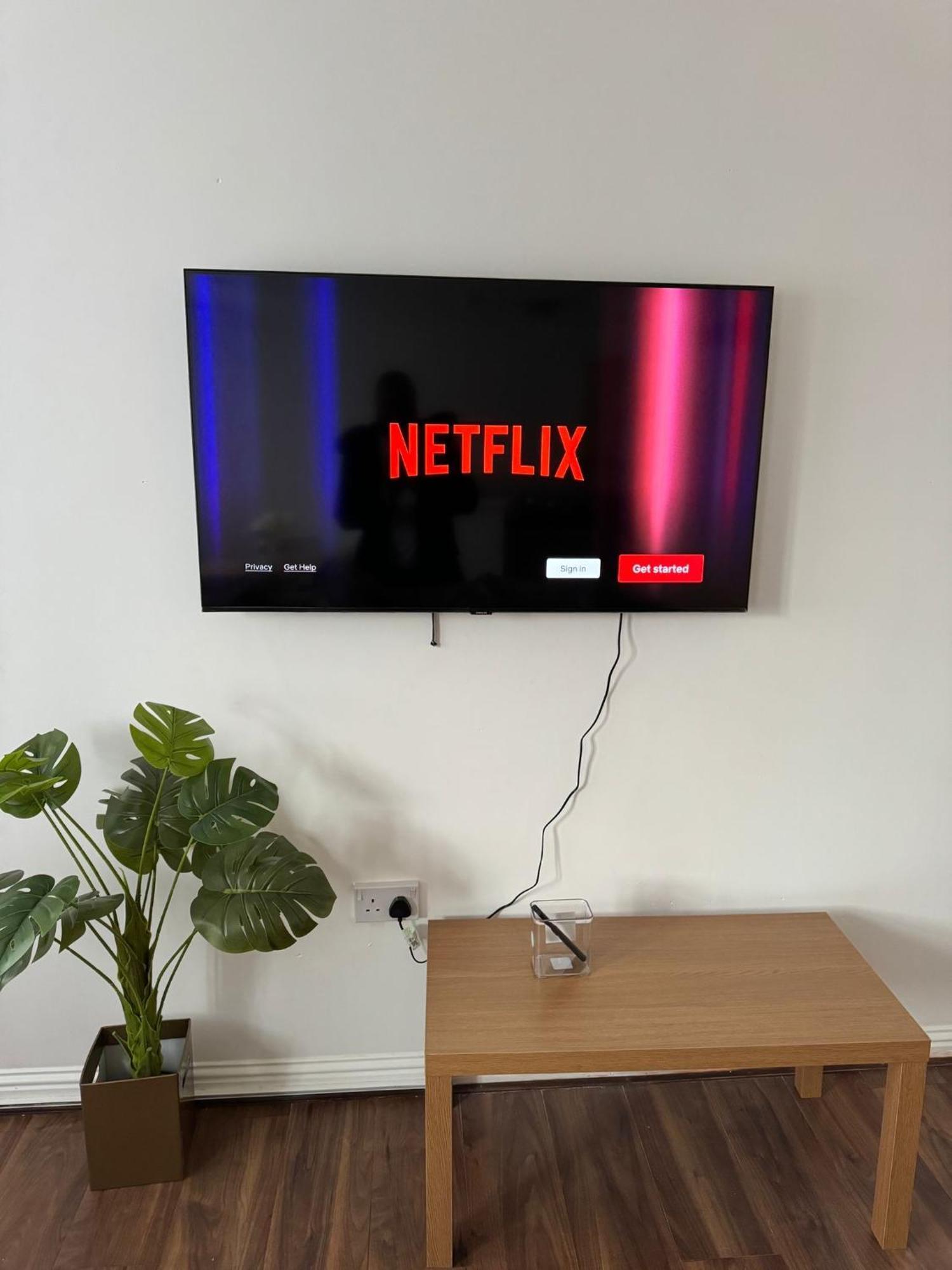 Sleeps 5-netflix-parkg-near Centre-etihad-coop Live Apartment